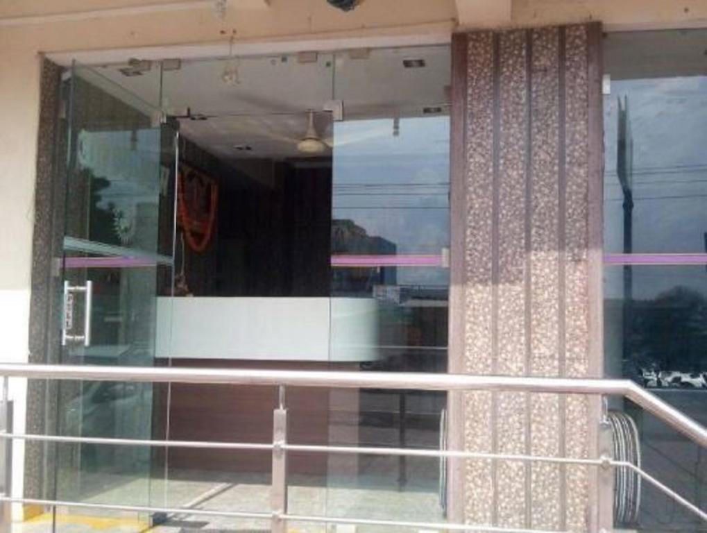 Sri Sai Sannidhi Shirdi Exterior foto